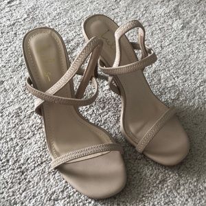 New without box lulus heel sandals size 7